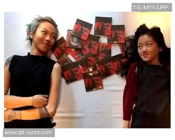 王菲陪刘嘉玲配偶滑雪,端咖啡坐梁朝伟旁,19岁李嫣兔唇疤痕显着